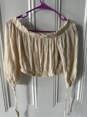 ILLA ILLA Cream Off-the-Shoulder Cropped Peasant Top